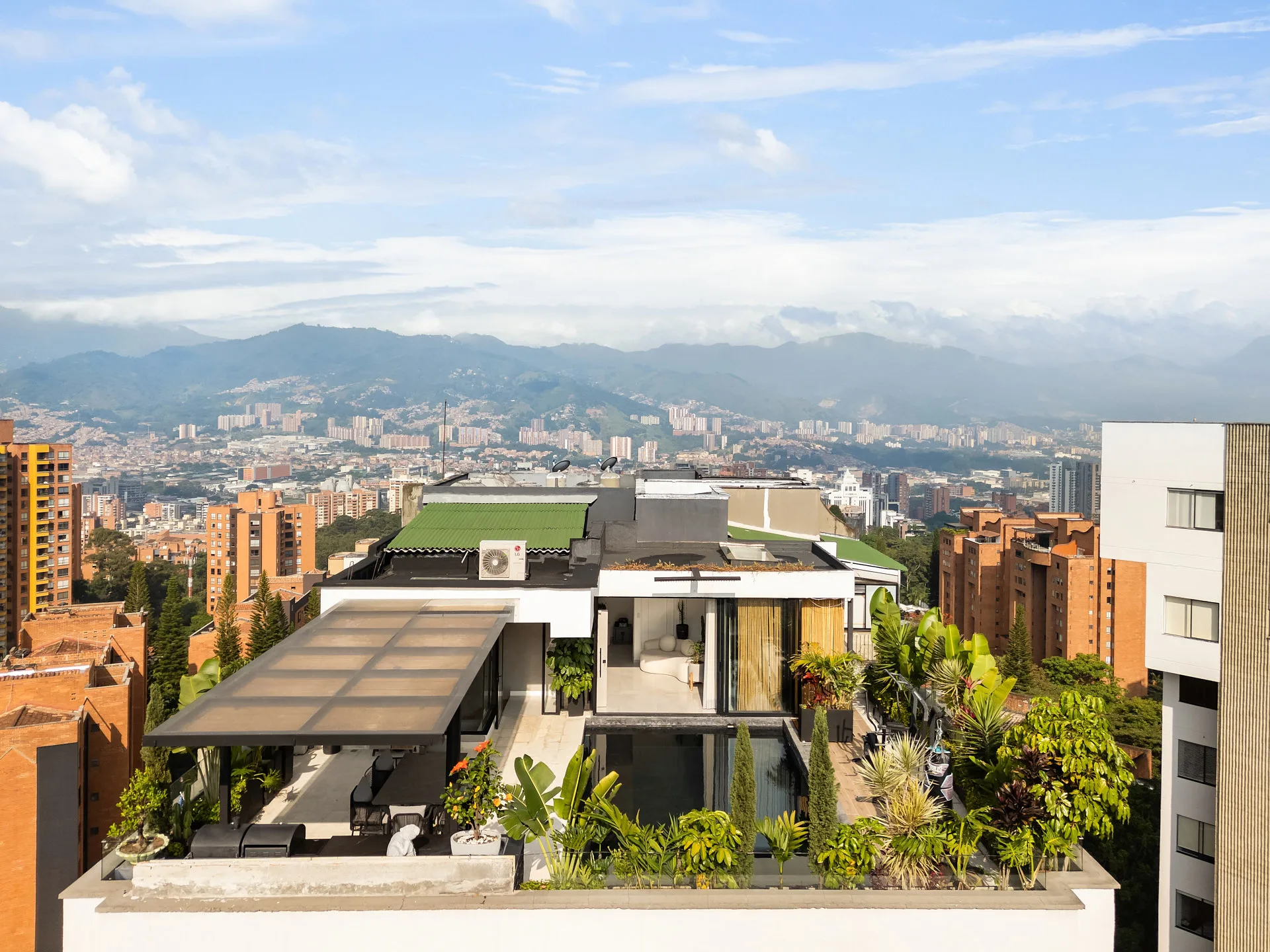 El Poblado Penthouse, El Poblado, Medellín (view 20)