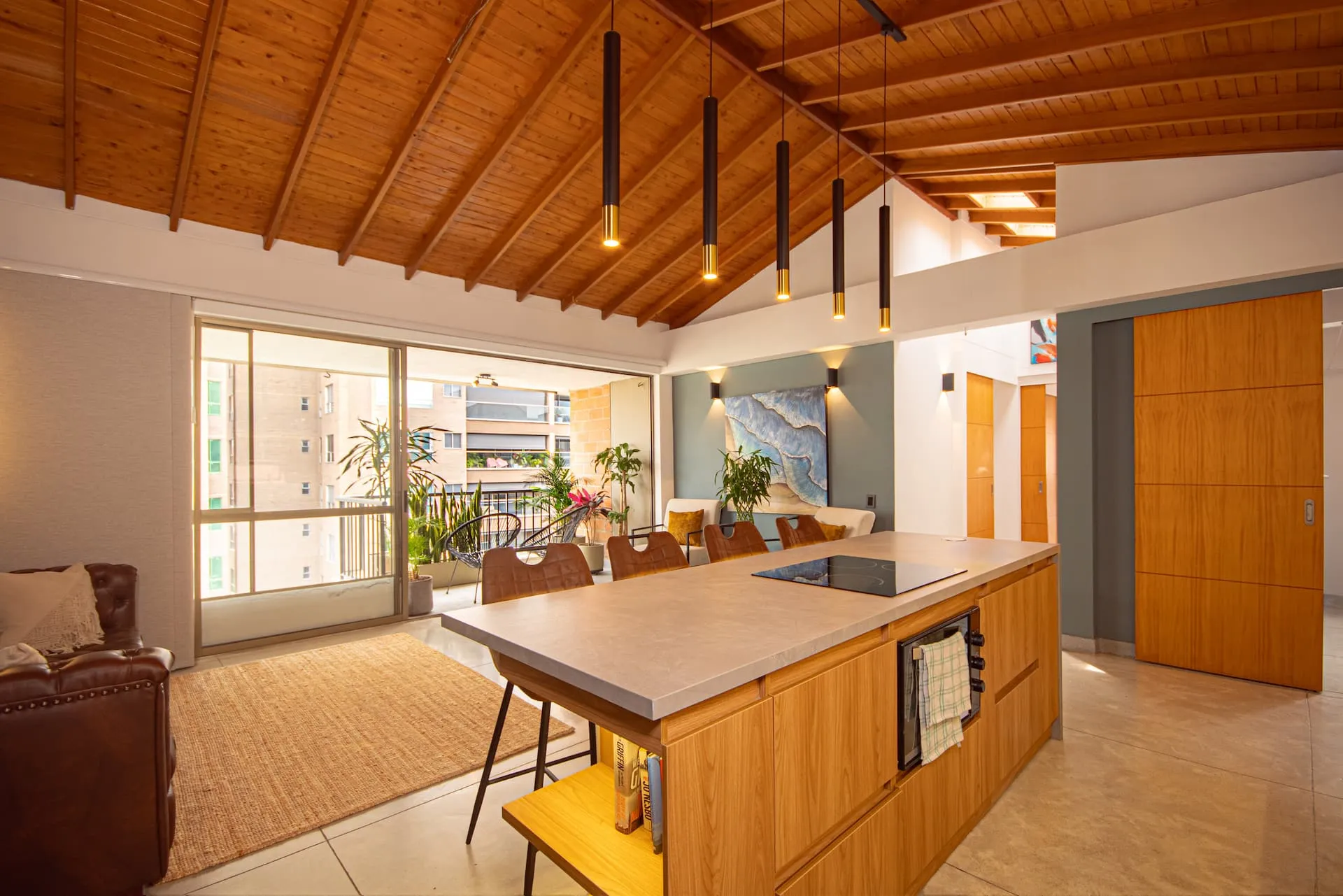 The La Frontera Penthouse, Envigado, Medellín (view 2)