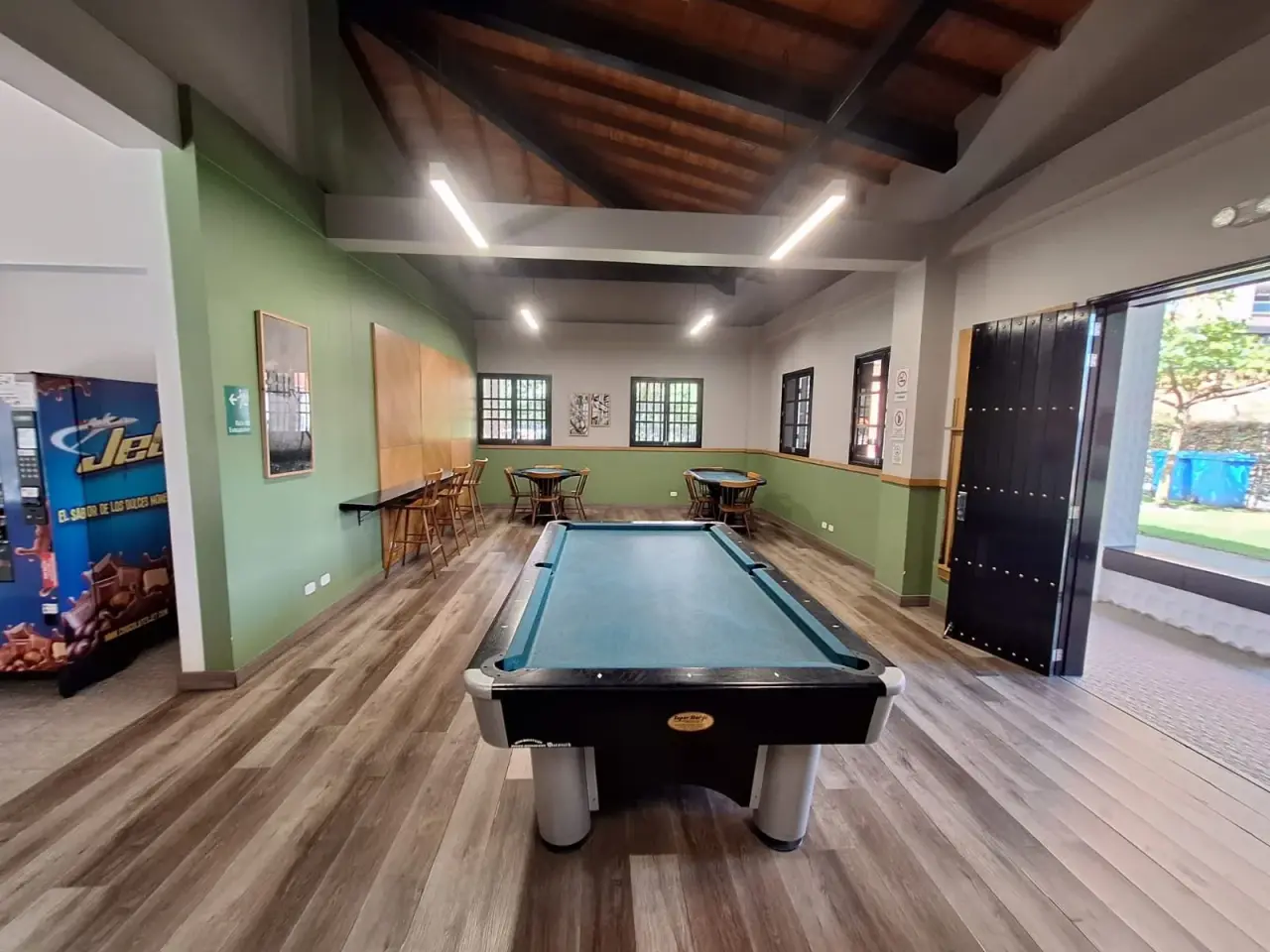Games room with a pool table at Maderos del Campo, Sabaneta