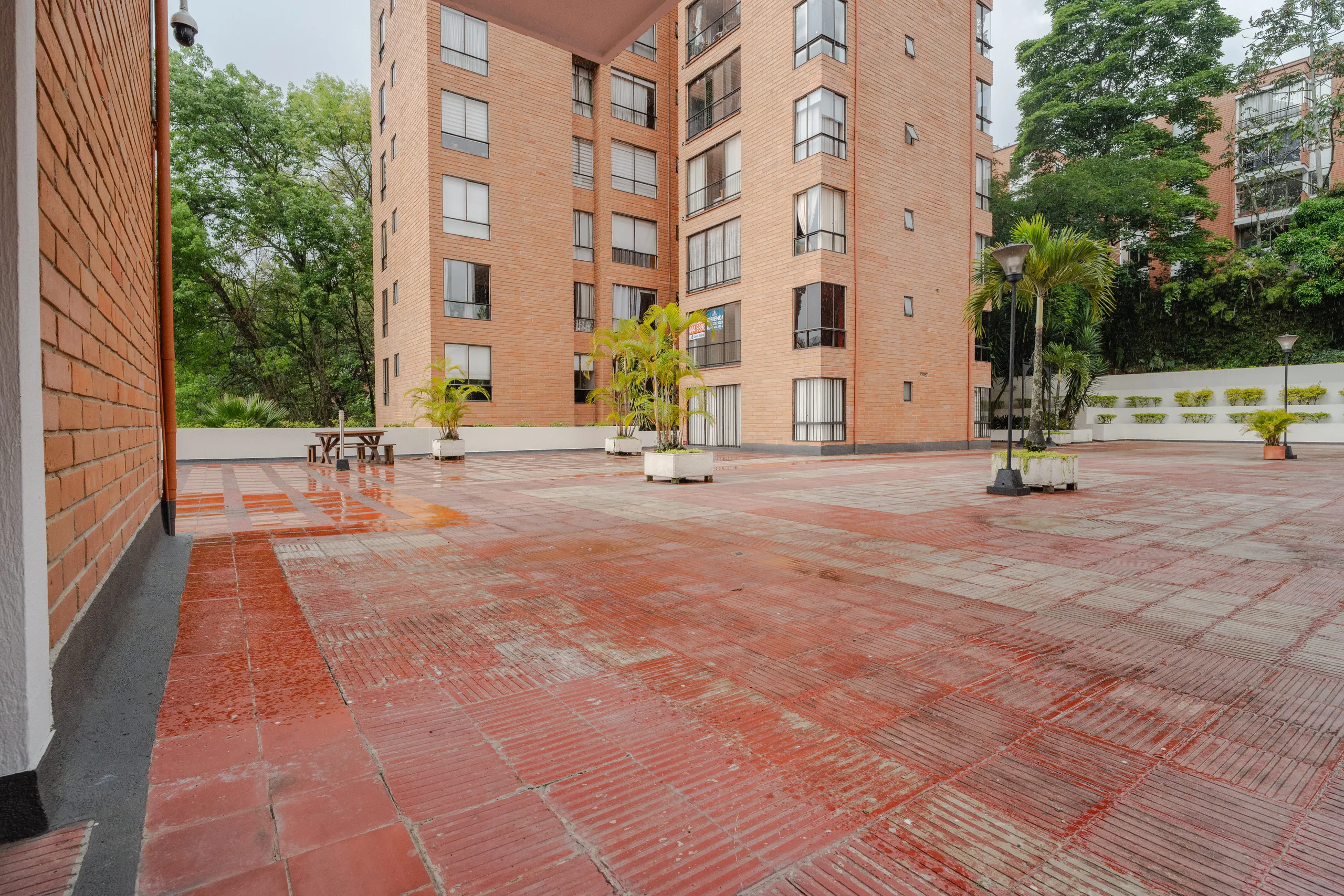 San Lucas Residence, El Poblado, Medellín (view 15)